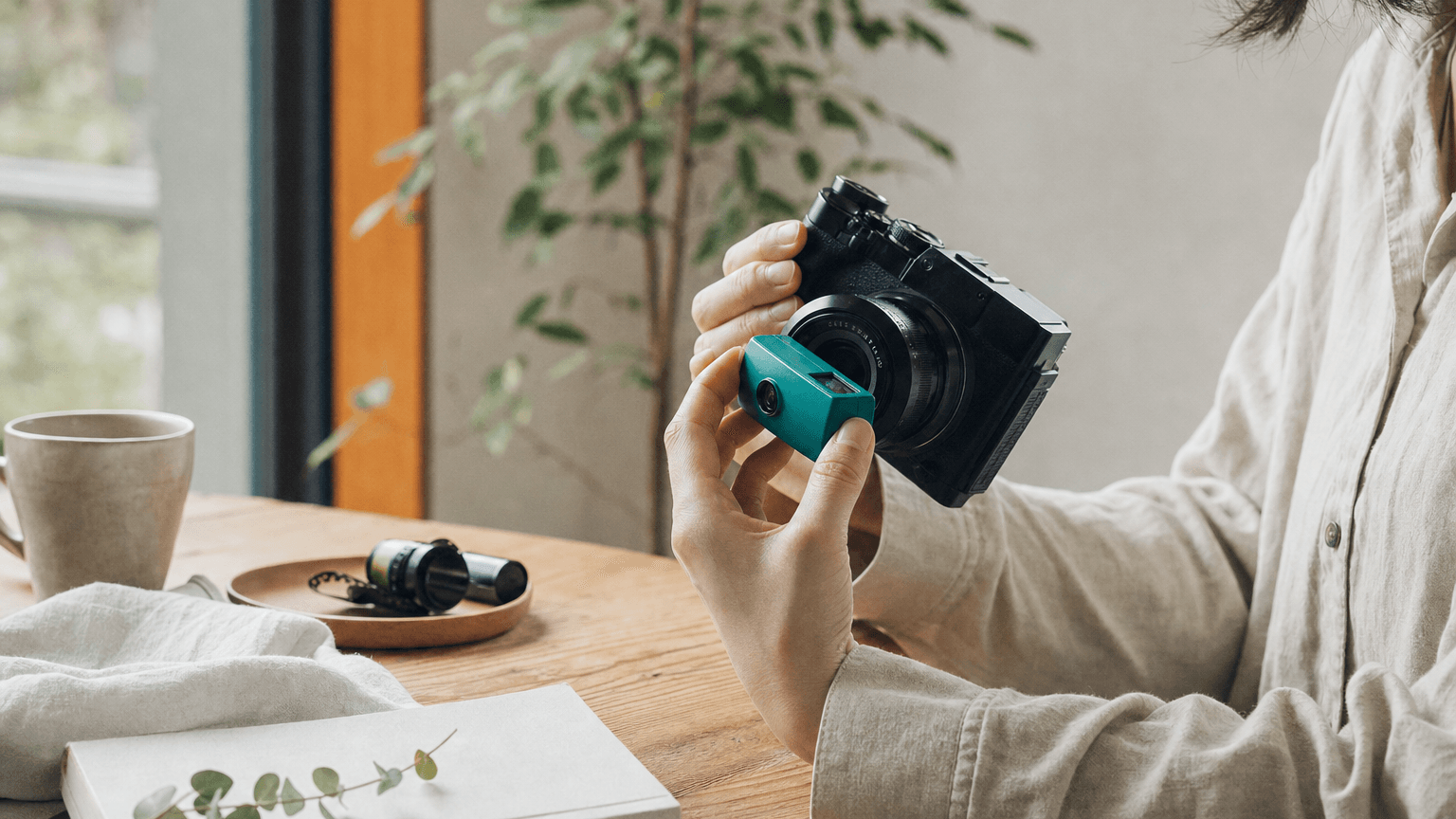 実機：ミラーレスが「写ルンです」に変身するレンズ、2週間使ってみた正直レビュー